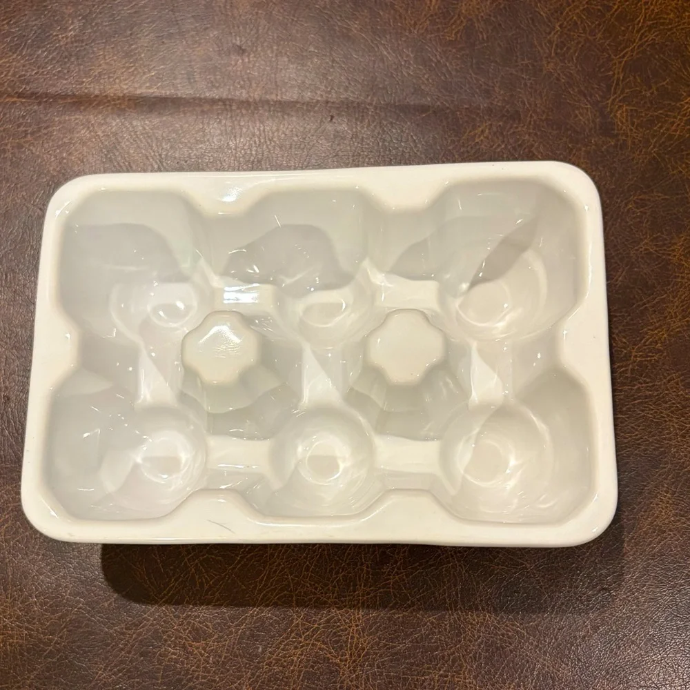 Pier 1 White Ceramic Egg Holder 🥚